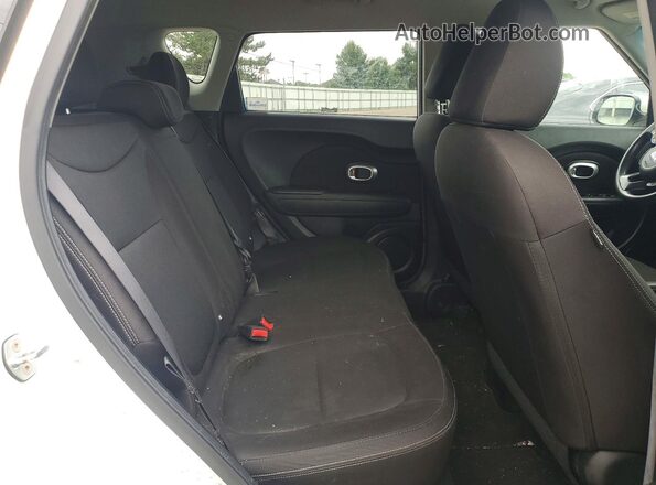KNDJN2A2XG7843898 2016 KIA SOUL Белый Вид задней части салона