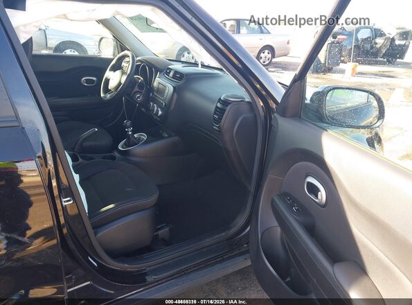 KNDJN2A2XJ7558576 2018 KIA SOUL Black Widok wnętrza z przodu