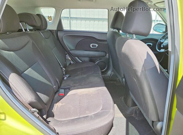 KNDJN2A2XK7919600 2019 KIA SOUL Green Vista de los asientos traseros