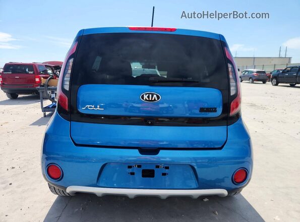 KNDJP3A50J7563845 2018 KIA SOUL Blue უკანა ხედი
