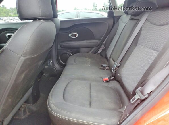 KNDJP3A50K7646497 2019 KIA SOUL Red Vista de los asientos traseros
