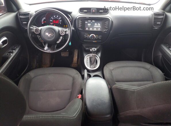 KNDJP3A50K7646497 2019 KIA SOUL Red Vista del salpicadero
