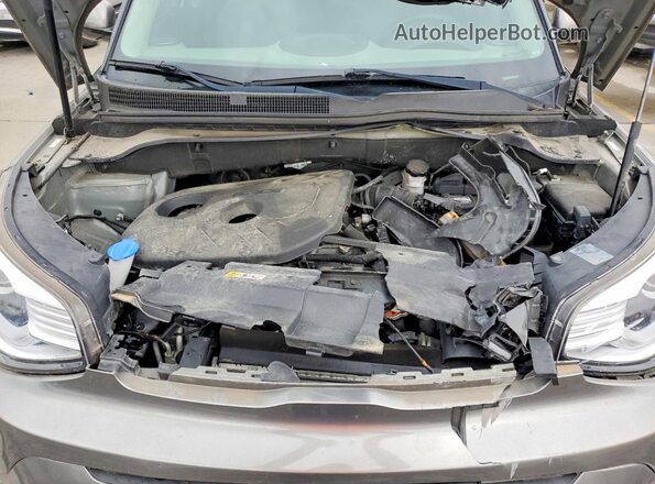 KNDJP3A52K7013564 2019 KIA SOUL Gray Vista del compartimento del motor