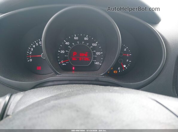 KNDJP3A55J7600632 2018 KIA SOUL White Widok tylnych siedzeń