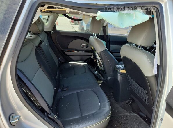 KNDJP3A56G7835159 2016 KIA SOUL Silver Widok tylnych siedzeń