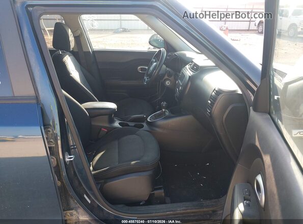 KNDJP3A56H7427875 2017 KIA SOUL Dark Blue Widok wnętrza z przodu