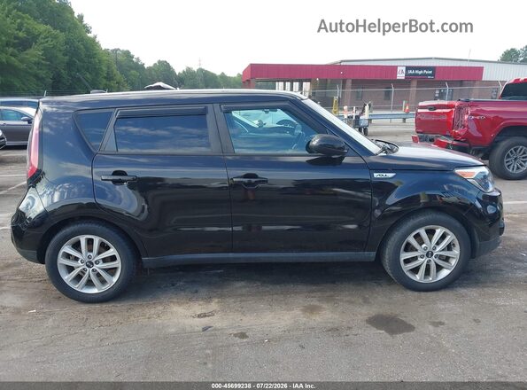 KNDJP3A59J7547966 2018 KIA SOUL Black Widok wnętrza z tyłu