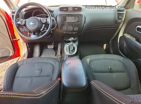 KNDJP3A5XG7843832 2016 KIA SOUL Red Вид панелі приладів