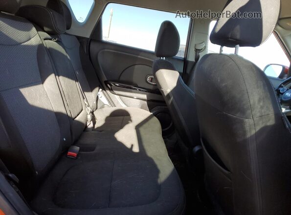 KNDJP3A5XH7439446 2017 KIA SOUL Orange უკანა სავარძლების ხედი