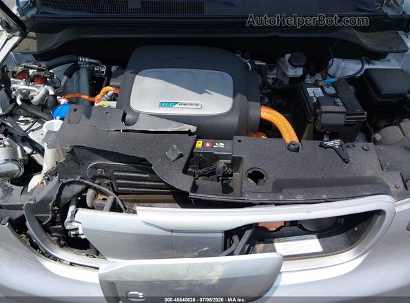 KNDJP3AE1H7023219 2017 KIA SOUL EV Silver Rear view