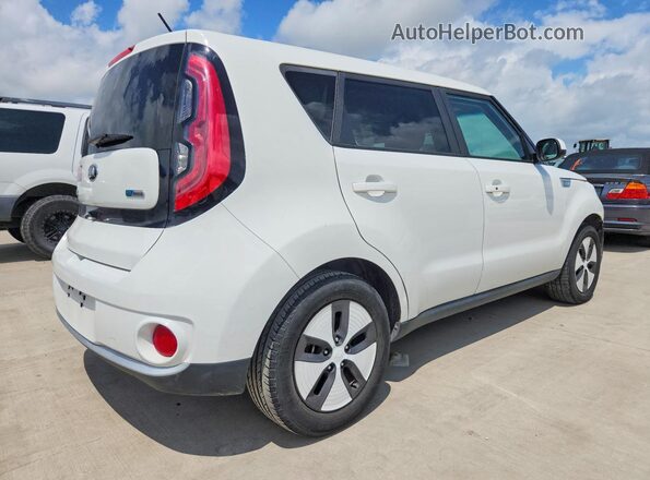 KNDJP3AE8H7021306 2017 KIA SOUL White Tył prawy