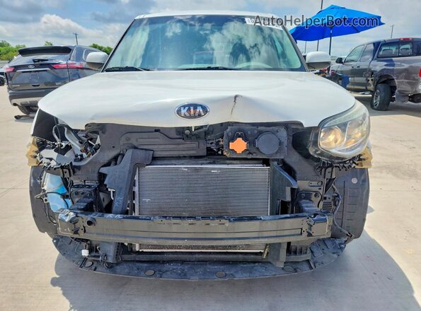 KNDJP3AE8H7021306 2017 KIA SOUL White Widok z przodu