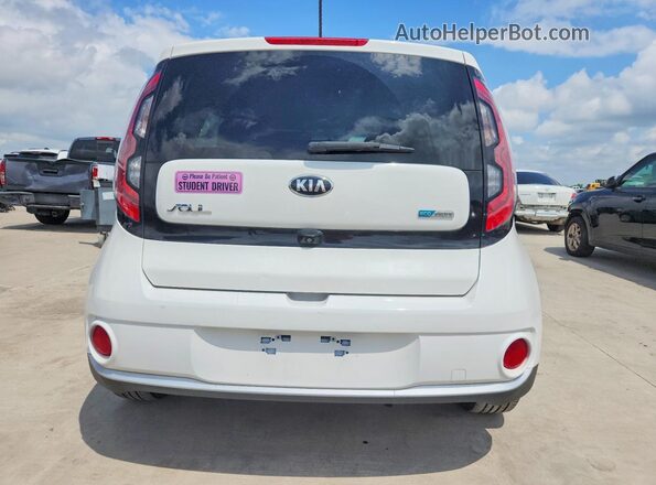 KNDJP3AE8H7021306 2017 KIA SOUL White Widok z tyłu