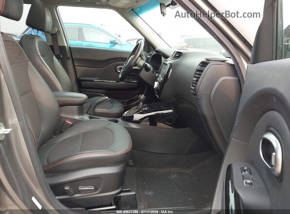 KNDJX3AA2J7515468 2018 KIA SOUL Gray Սալոնի դիմացի տեսք