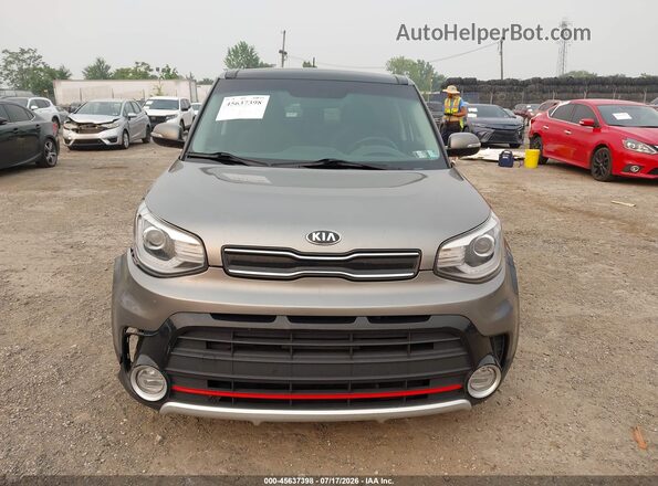 KNDJX3AA2J7515468 2018 KIA SOUL Gray Սարքավորումների վահանակի տեսք