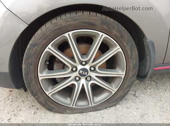 KNDJX3AA2J7515468 2018 KIA SOUL Gray Դիմացի տեսք