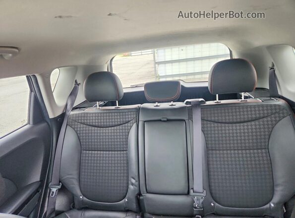 KNDJX3AA4J7542364 2018 KIA SOUL Black Rear seats view