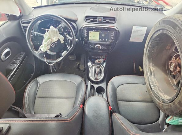 KNDJX3AA4K7008525 2019 KIA SOUL Red წინა პანელის ხედი