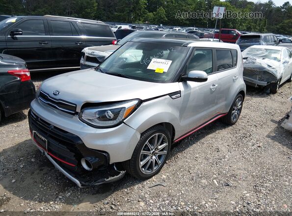 KNDJX3AA7K7629693 2019 KIA SOUL Silver Vista tres cuartos delantera izquierda