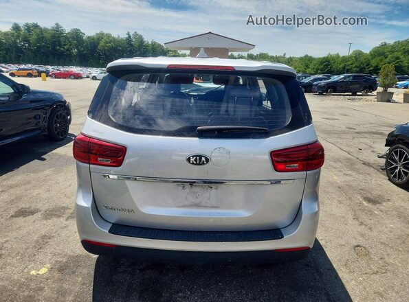 KNDMA5C17L6643110 2020 KIA SEDONA Silver Вид ззаду