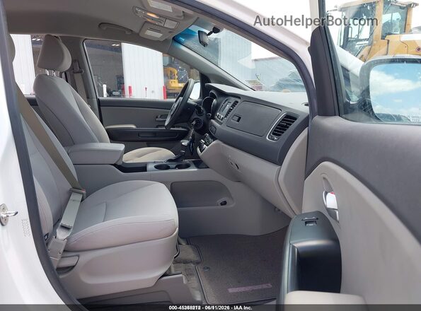 KNDMA5C18J6400967 2018 KIA SEDONA White Front interior view