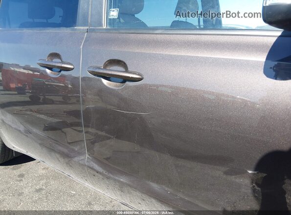KNDMB5C10G6178673 2016 KIA SEDONA Dark Brown Vista frontal