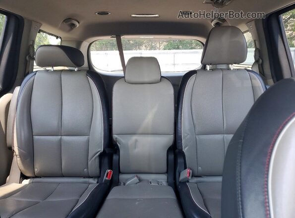 KNDMB5C10J6364138 2018 KIA SEDONA Blue Widok tylnych siedzeń