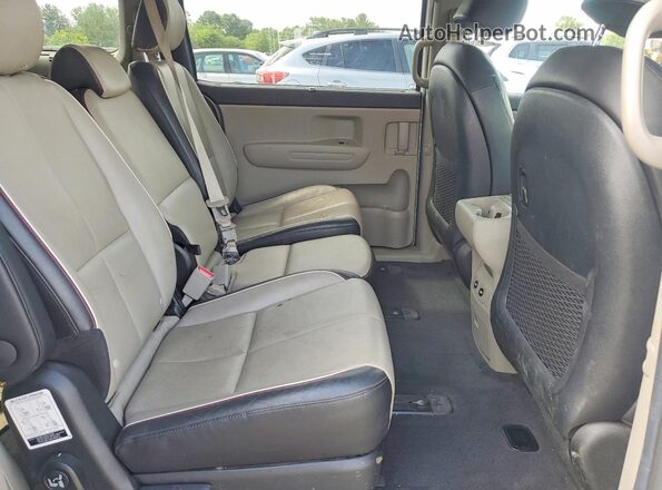 KNDMB5C10K6538243 2019 KIA SEDONA White Rear interior view
