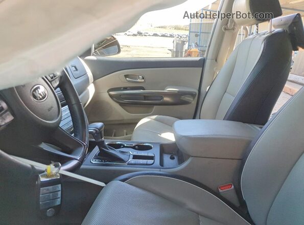 KNDMB5C10L6596810 2020 KIA SEDONA Серебряный Вид салона спереди