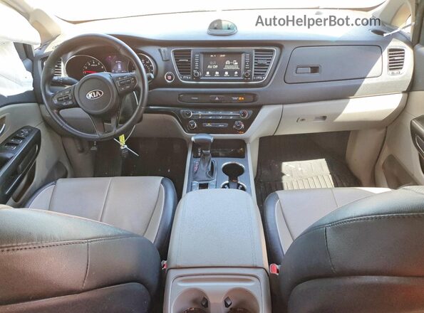 KNDMB5C10L6596810 2020 KIA SEDONA Серебряный Вид панели приборов