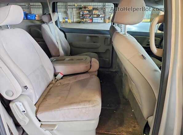 KNDMB5C11G6120989 2016 KIA SEDONA Silver უკანა სალონის ხედი