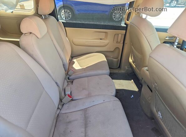 KNDMB5C11G6128834 2016 KIA SEDONA Maroon Вид задньої частини салону