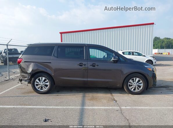 KNDMB5C11G6165897 2016 KIA SEDONA Brown 360 interior view