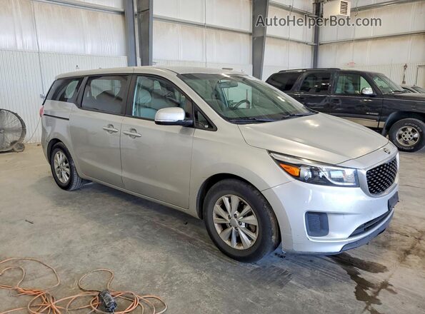 KNDMB5C11H6224433 2017 KIA SEDONA Серебряный Передняя правая четверть