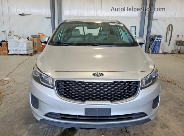 KNDMB5C11H6224433 2017 KIA SEDONA Серебряный Вид спереди