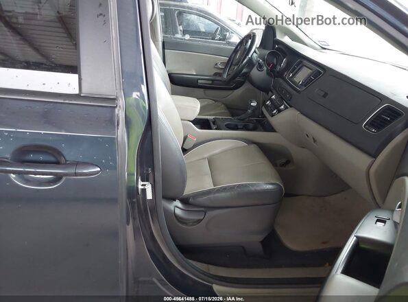 KNDMB5C11H6266570 2017 KIA SEDONA Blue Вид салону спереду