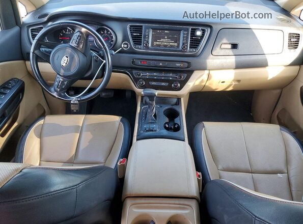 KNDMB5C11H6329327 2017 KIA SEDONA Maroon Widok deski rozdzielczej