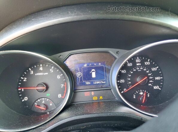KNDMB5C11H6329327 2017 KIA SEDONA Maroon Widok zestawu wskaźników