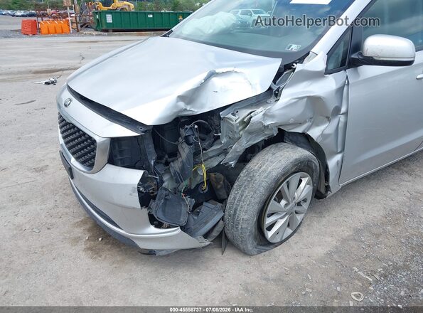 KNDMB5C12H6218429 2017 KIA SEDONA Silver Front view