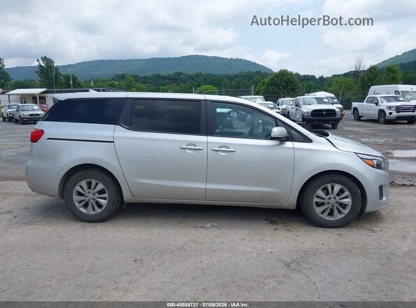 KNDMB5C12H6218429 2017 KIA SEDONA Silver 360 interior view