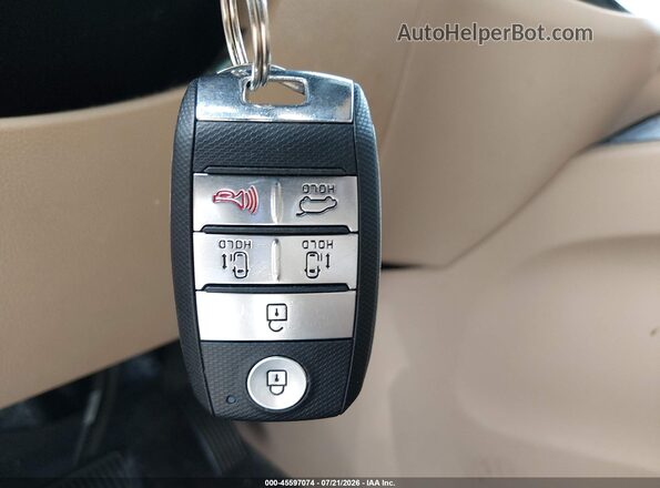 KNDMB5C12H6300872 2017 KIA SEDONA Бордовый Вид панели приборов