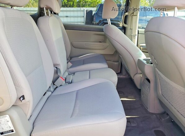 KNDMB5C12H6306381 2017 KIA SEDONA Black Вид задньої частини салону