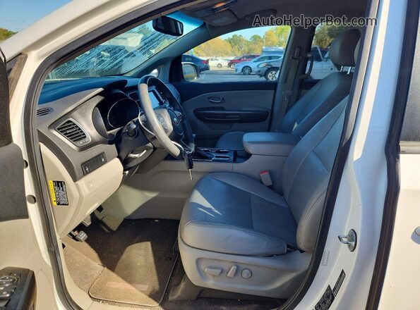 KNDMB5C12L6601683 2020 KIA SEDONA White Front interior view