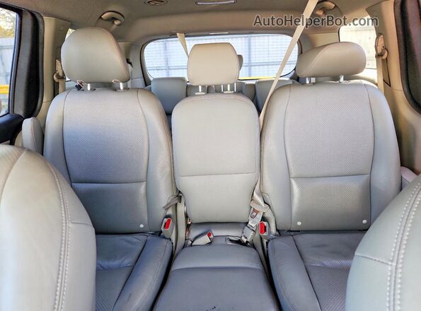 KNDMB5C12L6601683 2020 KIA SEDONA White Rear seats view