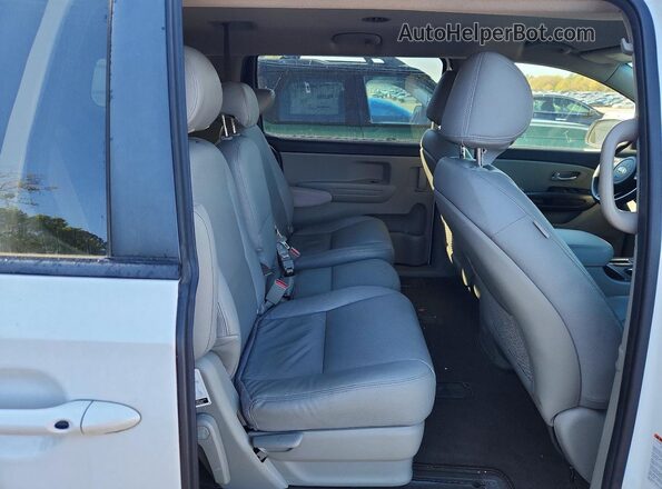 KNDMB5C12L6601683 2020 KIA SEDONA White Rear interior view