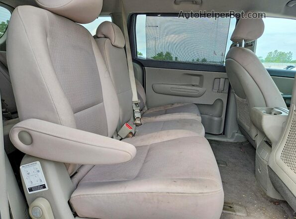 KNDMB5C13G6130536 2016 KIA SEDONA Gray Вид задньої частини салону
