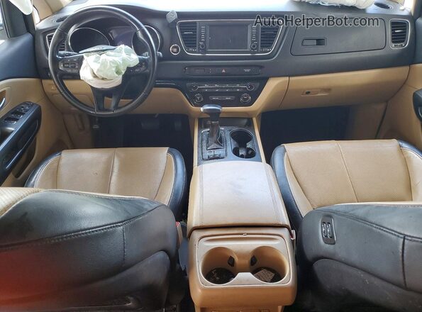 KNDMB5C13J6400596 2018 KIA SEDONA Black Dashboard view