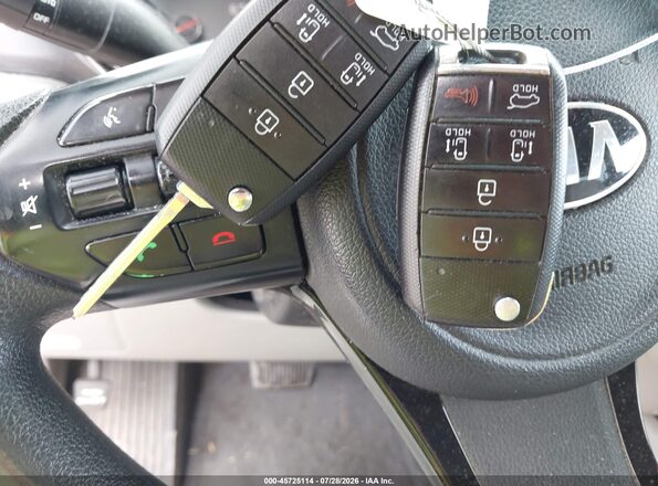 KNDMB5C15G6085776 2016 KIA SEDONA Purple Вид панелі приладів
