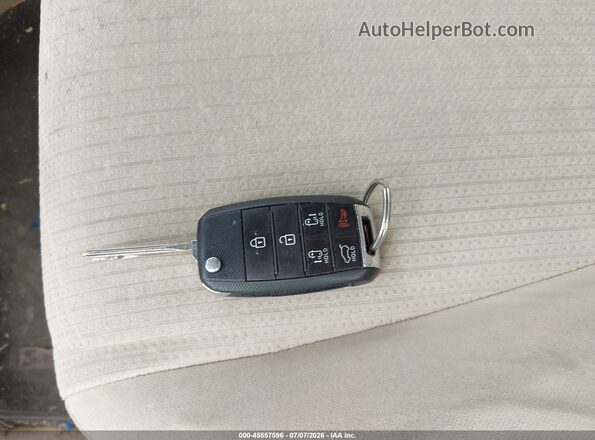KNDMB5C15G6085843 2016 KIA SEDONA Red Առջևի վահանակի տեսք