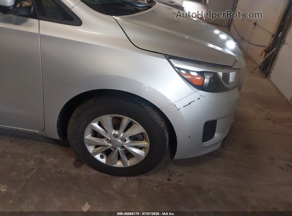 KNDMB5C15H6218599 2017 KIA SEDONA Silver Вид спереду